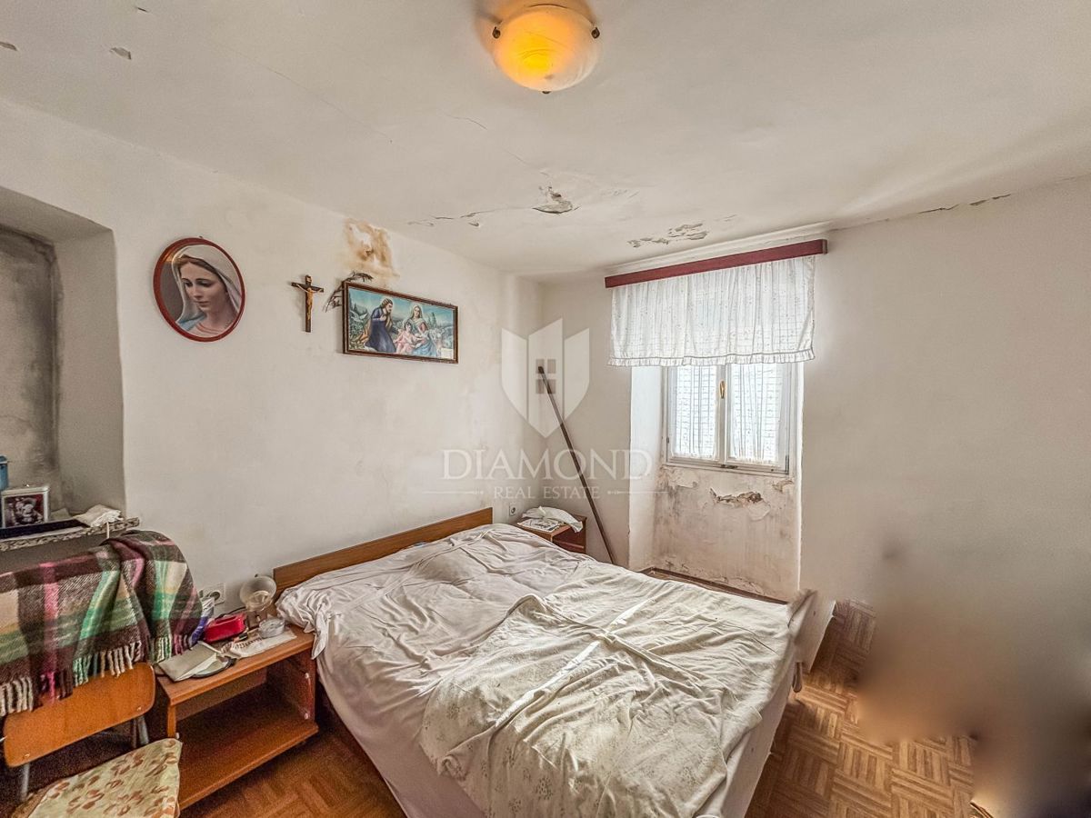 Umag, okolica - avtentična hiša z vrtom!