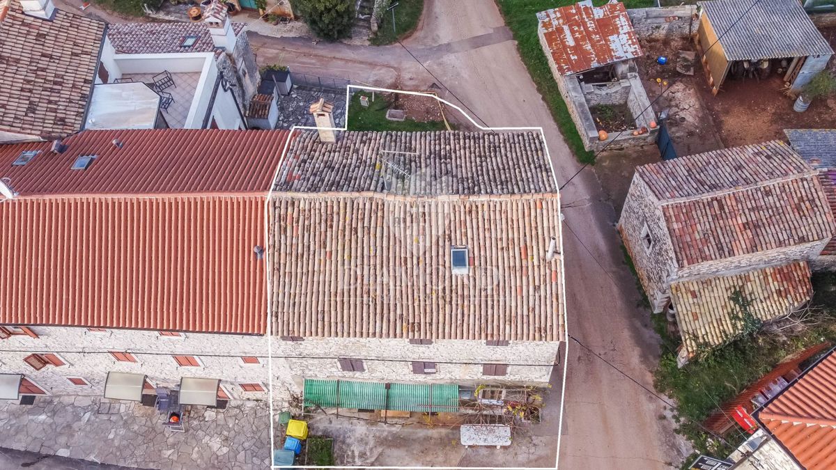 Umag, okolica - avtentična hiša z vrtom!