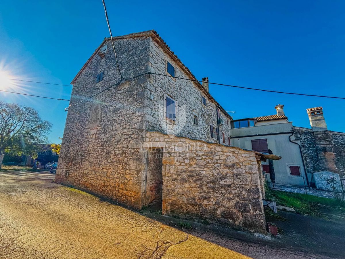 Umag, okolica - avtentična hiša z vrtom!