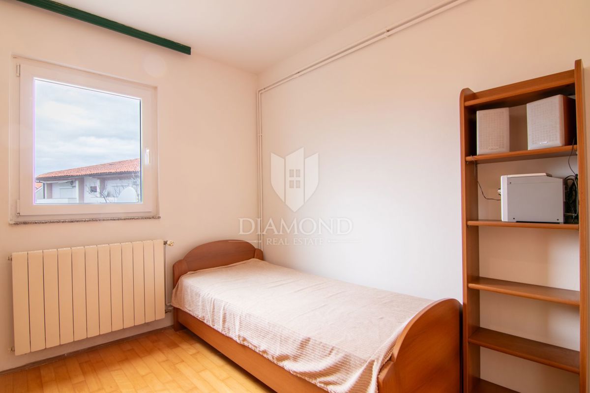 Krk, dvosobno stanovanje v prvem nadstropju, blizu plaže