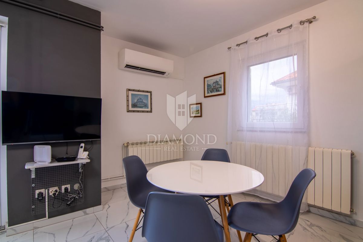 Krk, dvosobno stanovanje v prvem nadstropju, blizu plaže