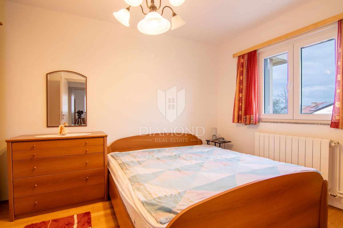 Krk, dvosobno stanovanje v prvem nadstropju, blizu plaže