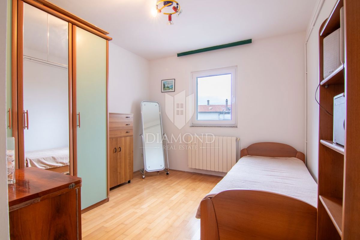 Krk, dvosobno stanovanje v prvem nadstropju, blizu plaže