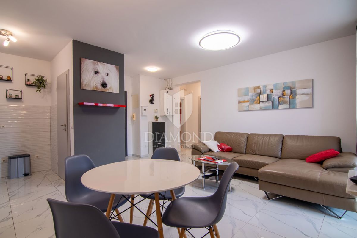 Krk, dvosobno stanovanje v prvem nadstropju, blizu plaže