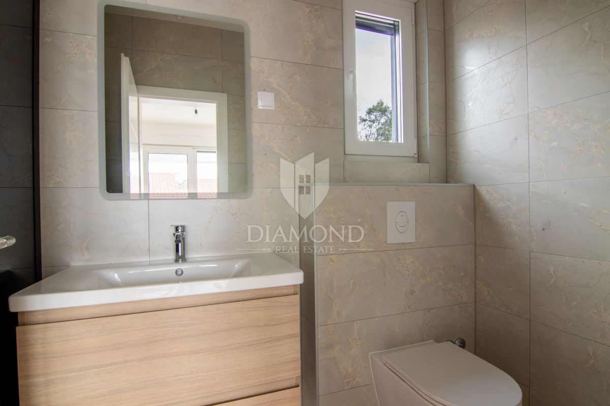 Dvojček hiše z bazenom