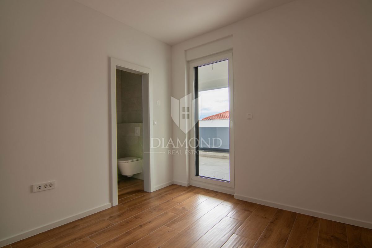 Dvojček hiše z bazenom