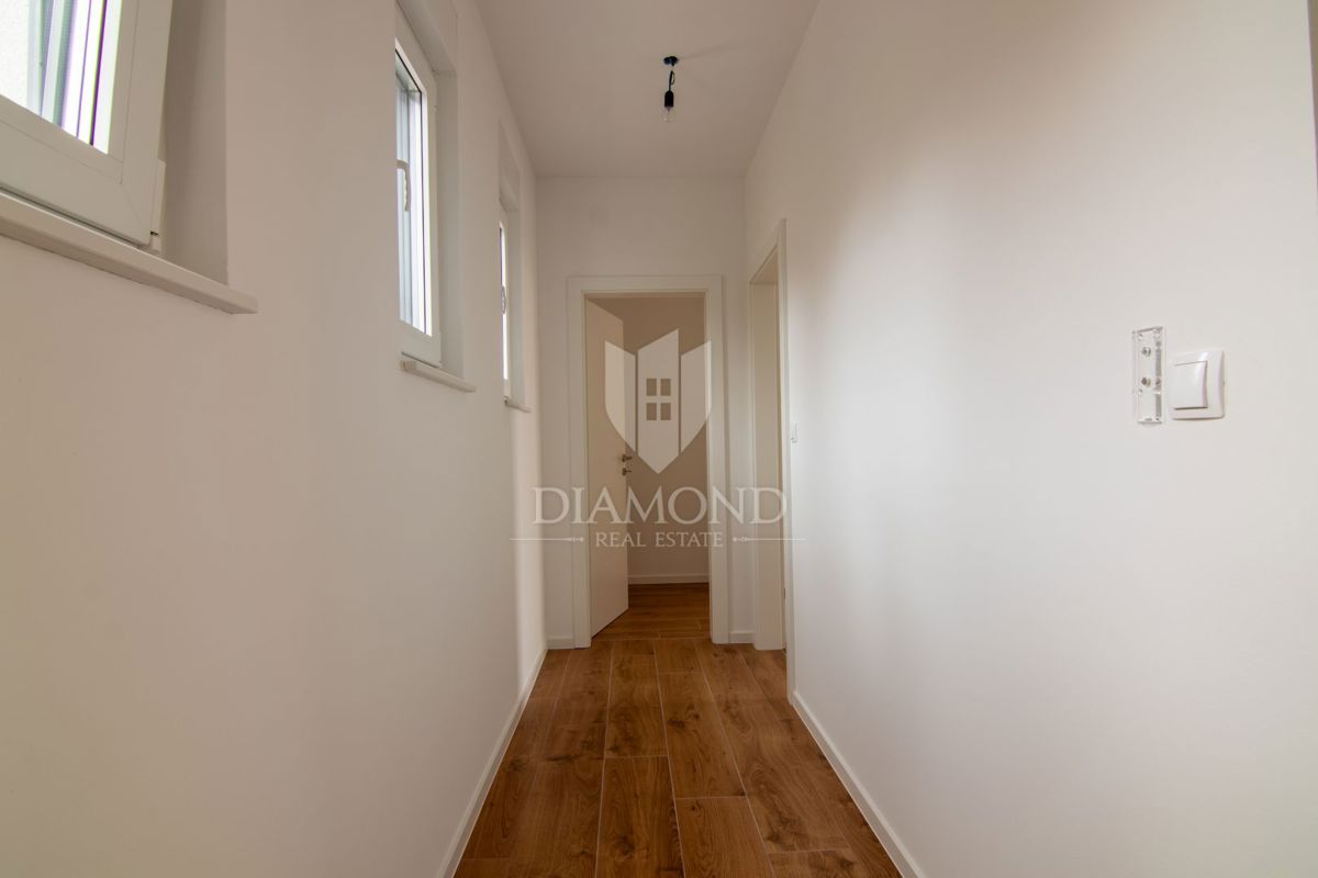 Dvojček hiše z bazenom