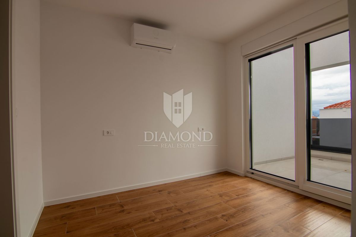 Dvojček hiše z bazenom