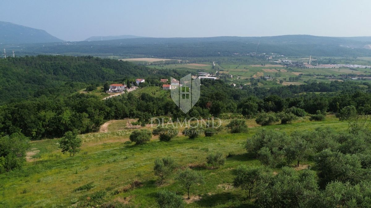 Istra, osamljeno zemljišče z veljavnim gradbenim dovoljenjem
