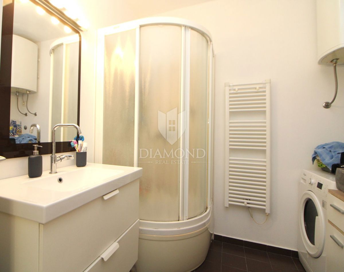 RIJEKA, KOSTRENA - Stanovanje s čudovitim pogledom na morje, 2 spalnici + dnevna soba