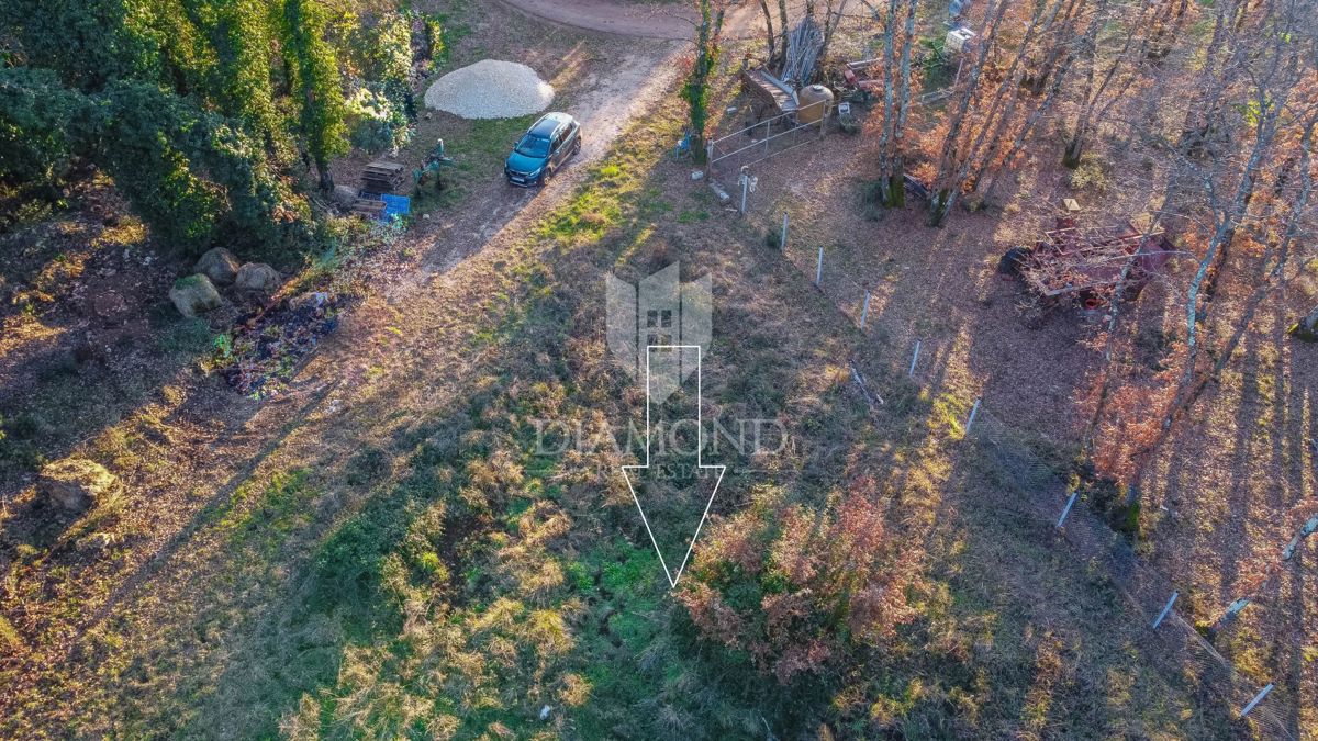 Umag, priložnost! Zemljišče z gradbenim dovoljenjem!