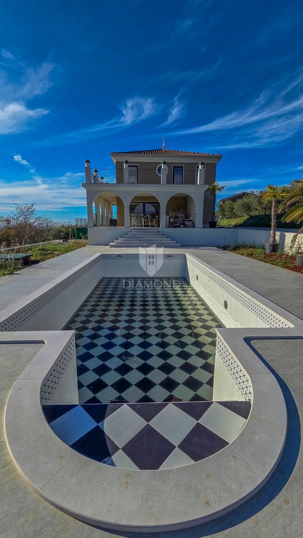 Buje, izjemna hiša s pogledom na morje!