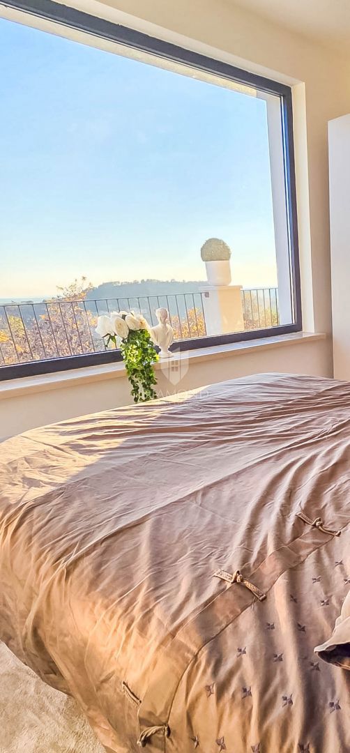 Buje, izjemna hiša s pogledom na morje!