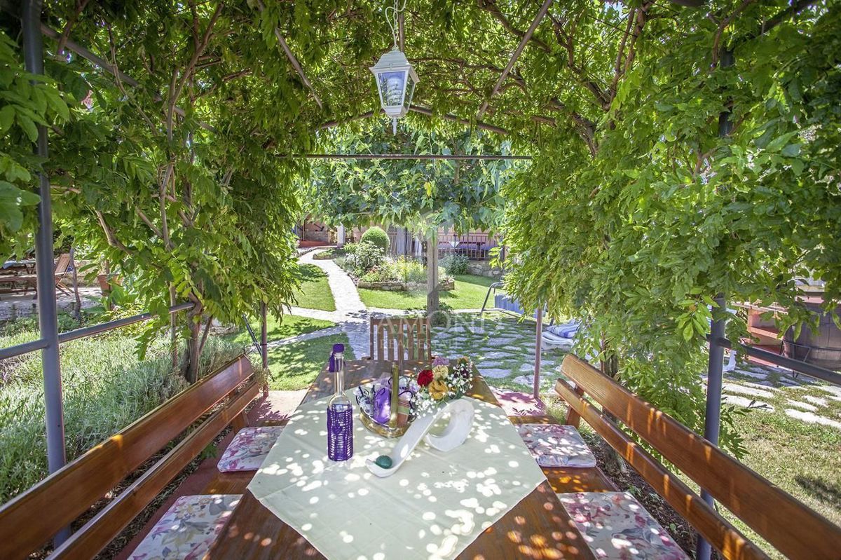 EKSKLUZIVNO! Kamnita hiša s pogledom na morje, Labin, okolica