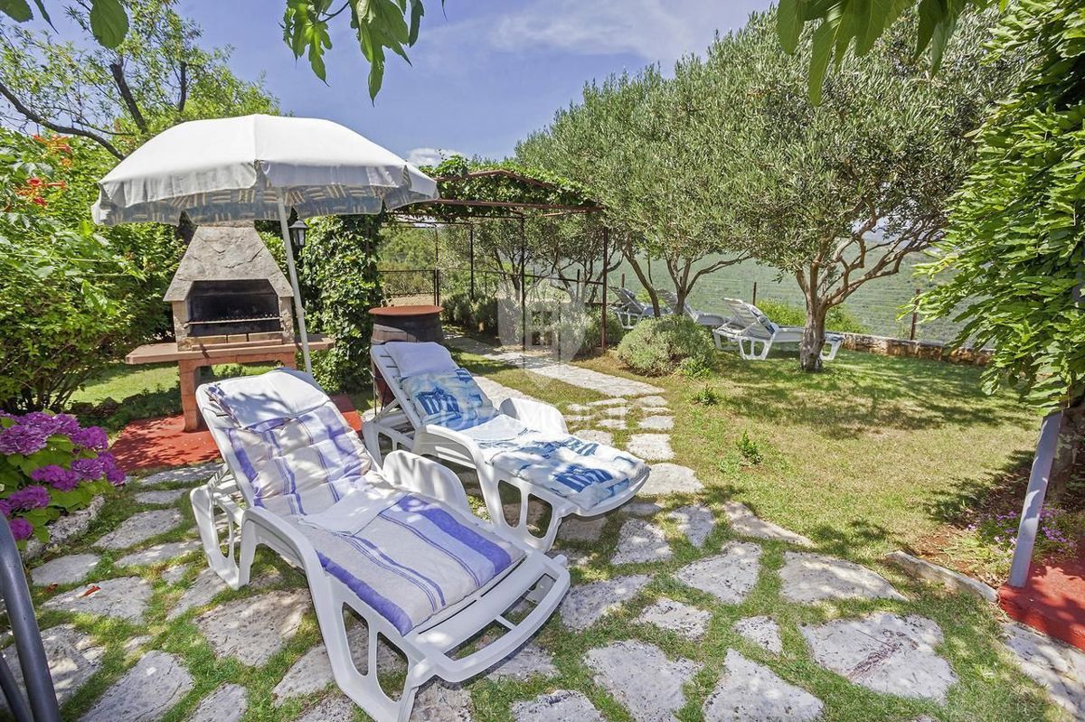 EKSKLUZIVNO! Kamnita hiša s pogledom na morje, Labin, okolica