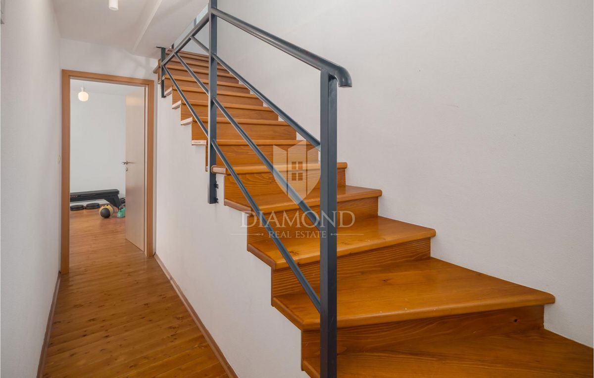 Buje, očarljiva hiša z bazenom v bližini Grožnjana!