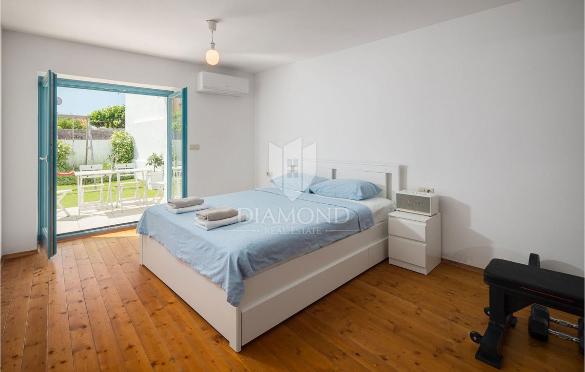 Buje, očarljiva hiša z bazenom v bližini Grožnjana!