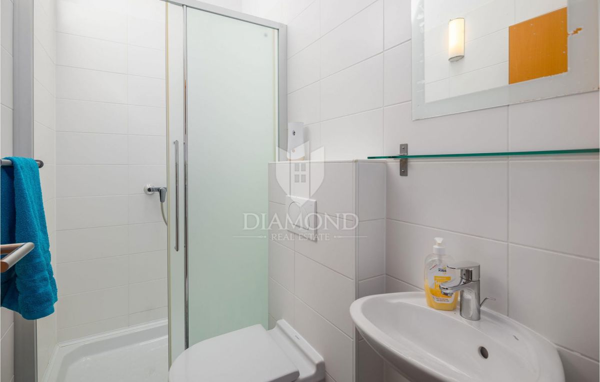 Buje, očarljiva hiša z bazenom v bližini Grožnjana!