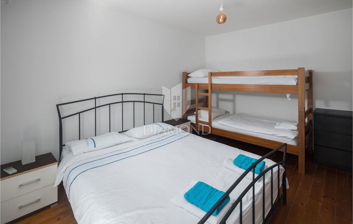 Buje, očarljiva hiša z bazenom v bližini Grožnjana!