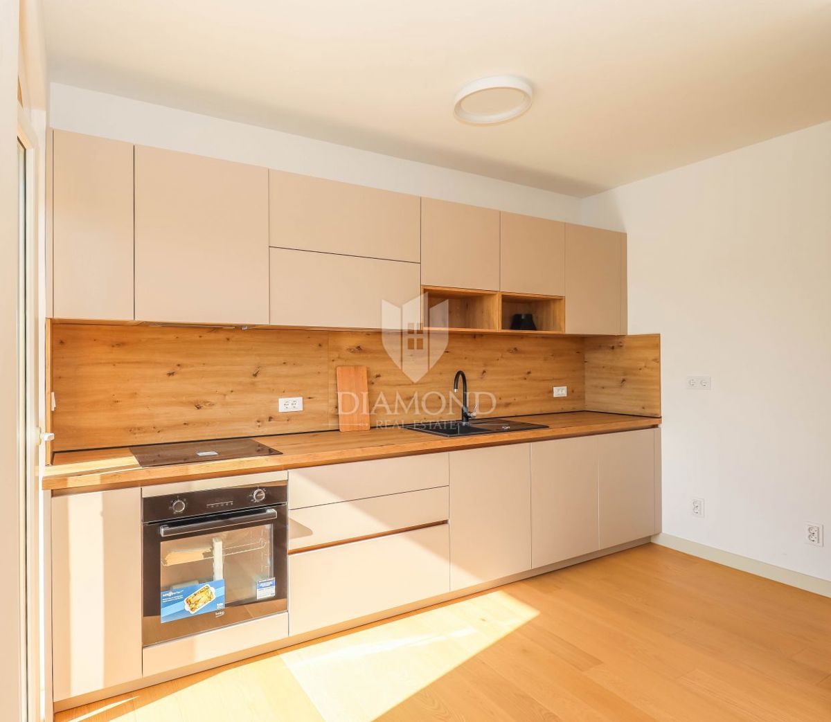 Rovinj! Čudovito stanovanje z dvema balkonoma!