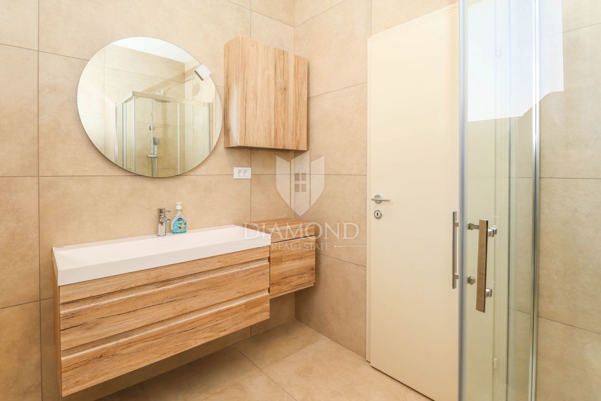 Rovinj! Čudovito stanovanje z dvema balkonoma!