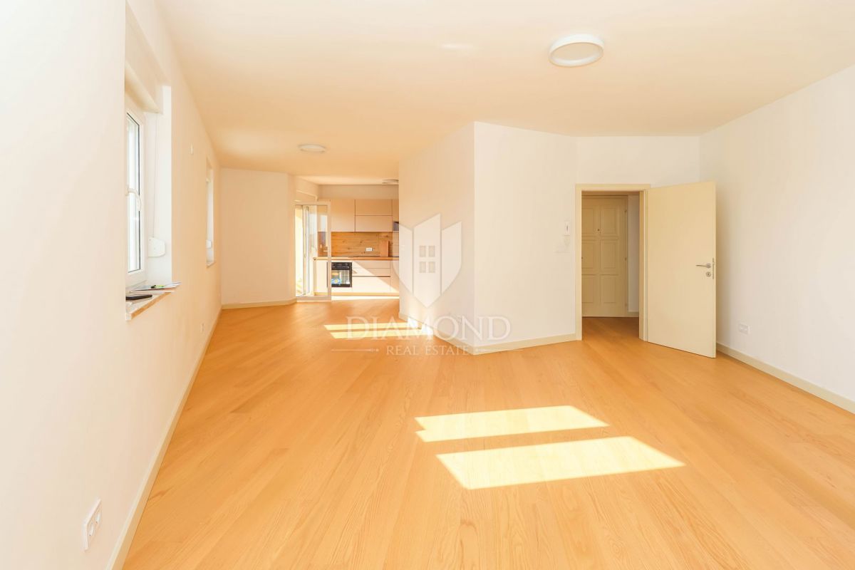 Rovinj! Čudovito stanovanje z dvema balkonoma!