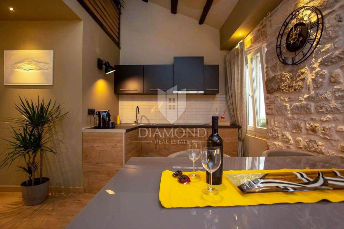 Rovinj, moderno opremljeno stanovanje v središču zgodovinskega mestnega jedra