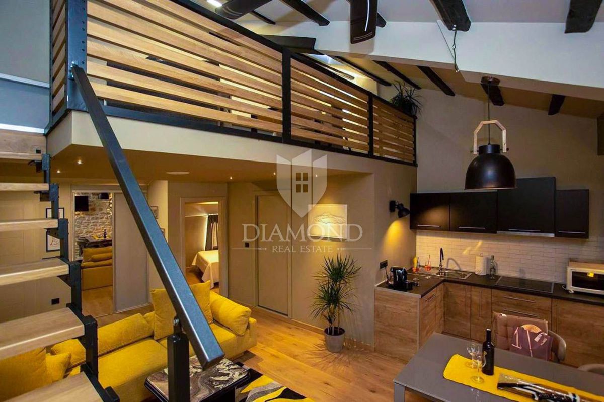 Rovinj, moderno opremljeno stanovanje v središču zgodovinskega mestnega jedra