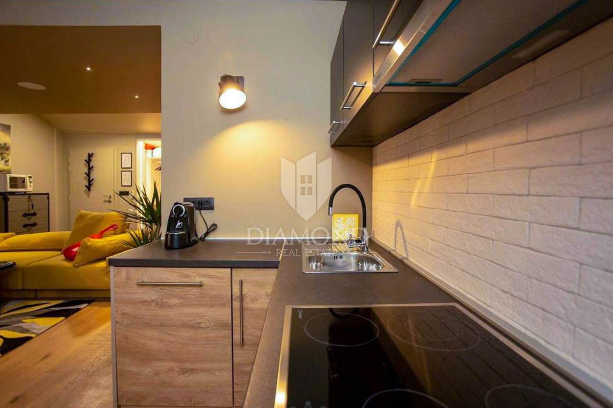 Rovinj, moderno opremljeno stanovanje v središču zgodovinskega mestnega jedra