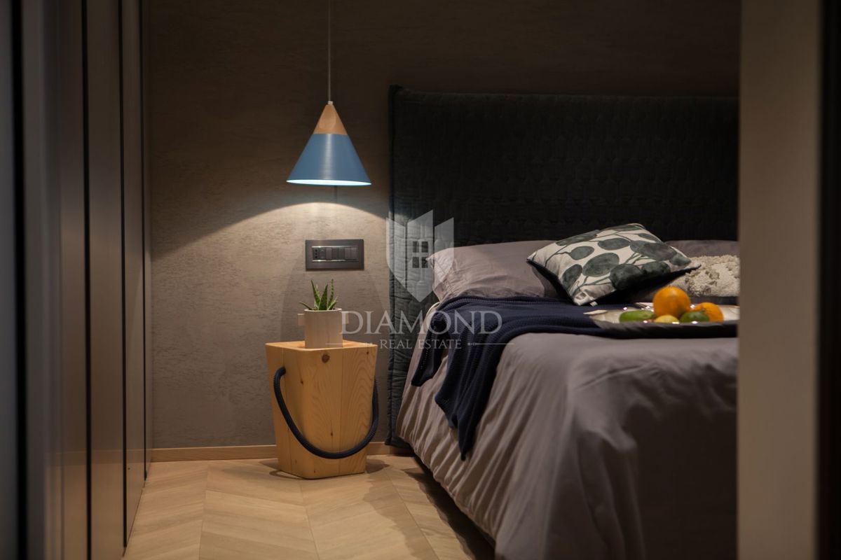 Novigrad, moderno stanovanje 100m2 s čudovitim pogledom na morje!