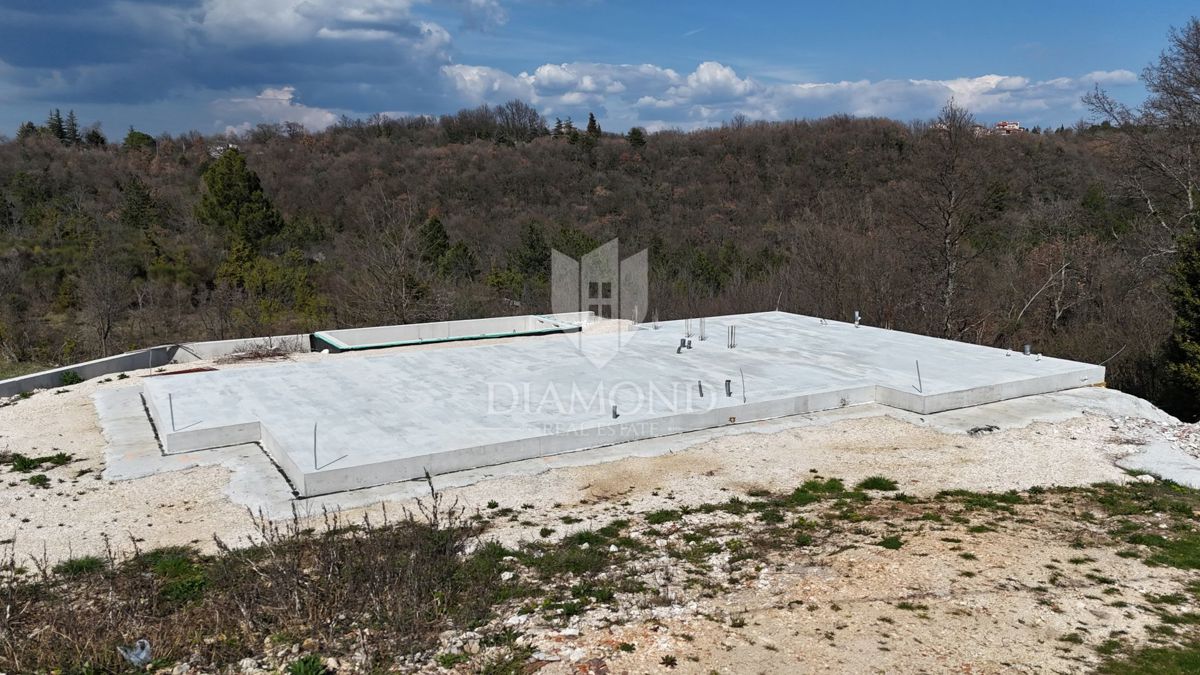 Zemljišče z začeto gradnjo, Labin, okolica