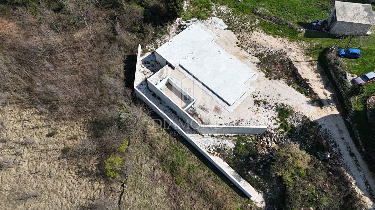 Zemljišče z začeto gradnjo, Labin, okolica