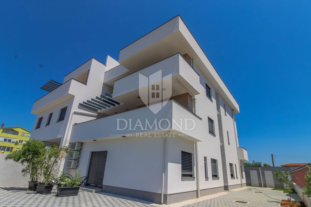 Pula, moderni apartmaji z velikimi terasami