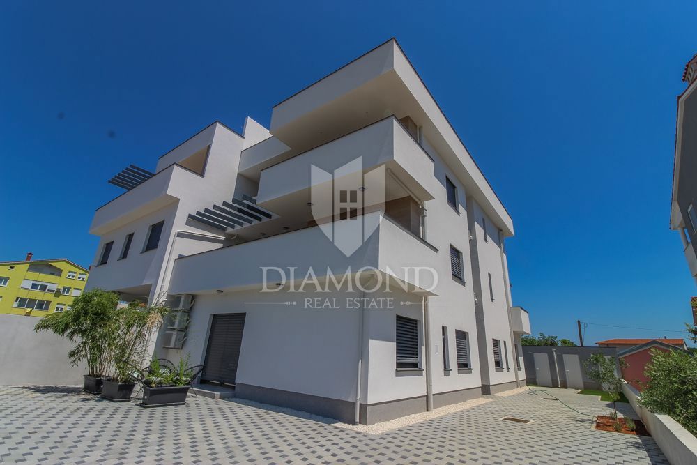 Pula, moderni apartmaji z velikimi terasami