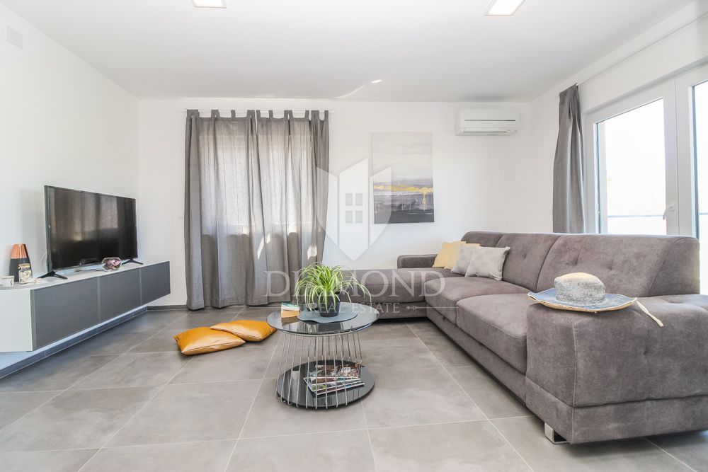Pula, moderni apartmaji z velikimi terasami