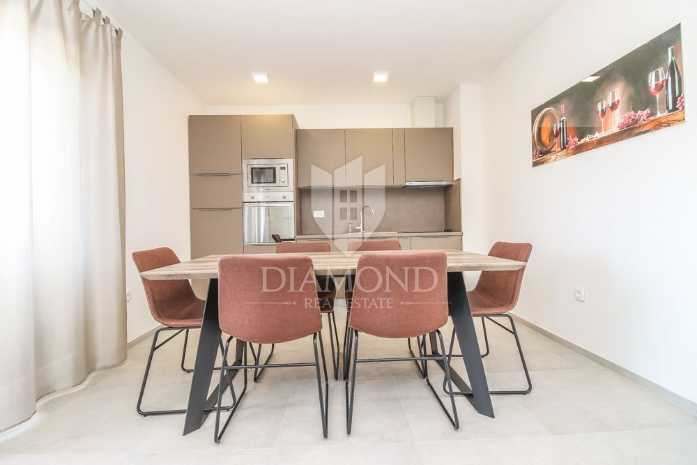 Pula, moderni apartmaji z velikimi terasami