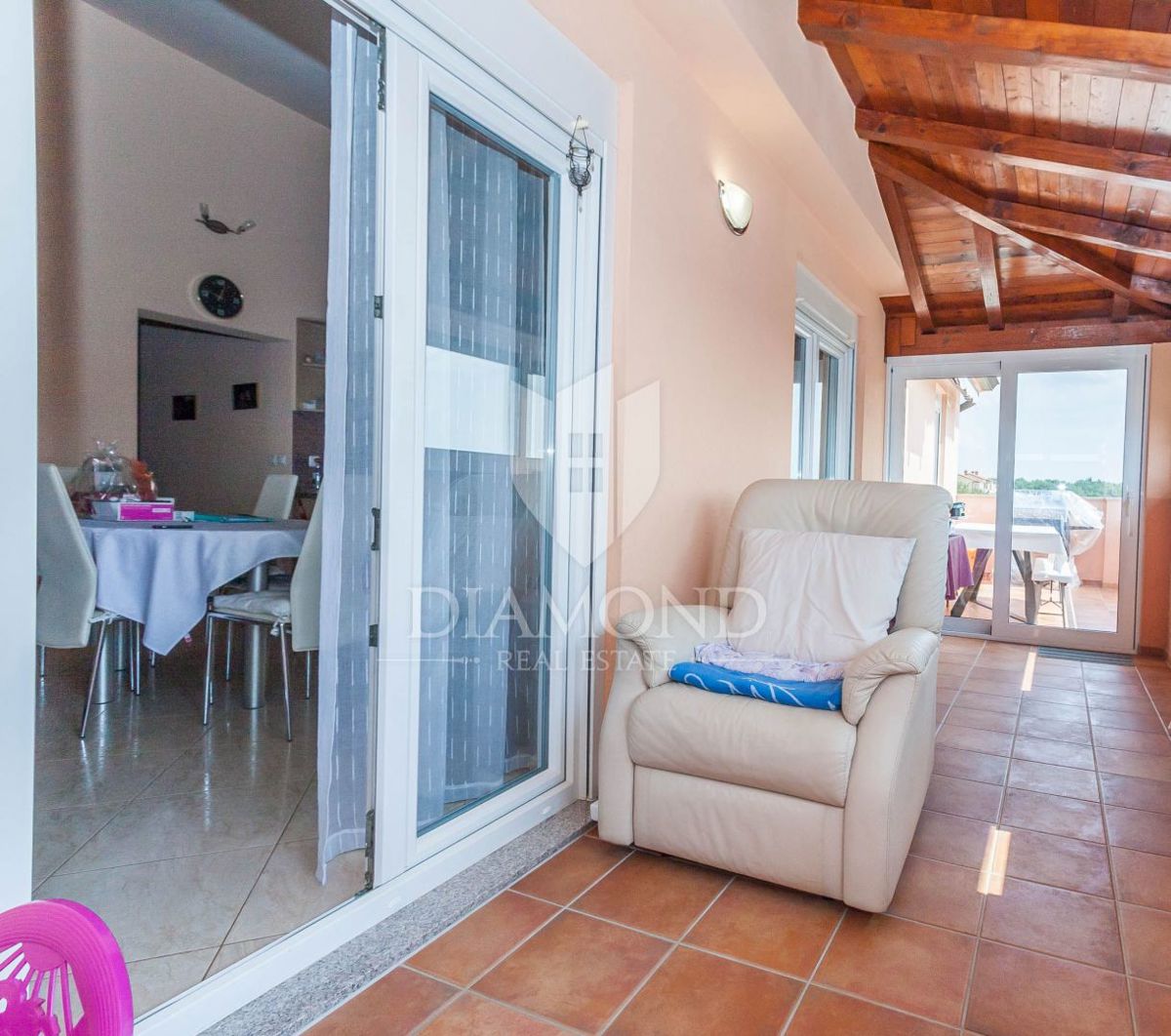 Novigrad, Apartma s čudovitim pogledom na morje!