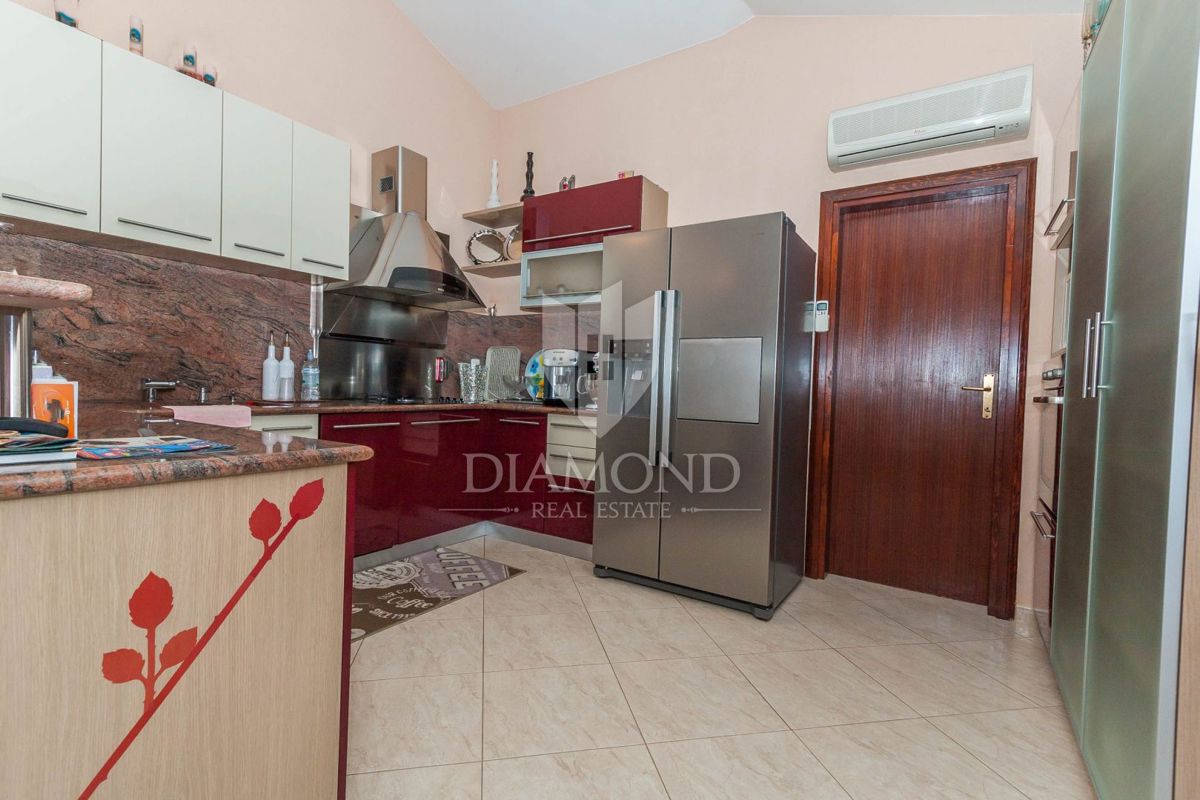 Novigrad, Apartma s čudovitim pogledom na morje!