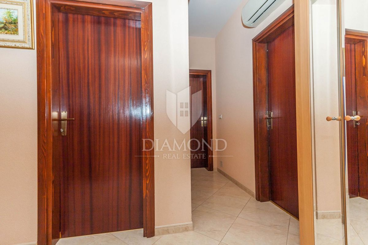 Novigrad, Apartma s čudovitim pogledom na morje!