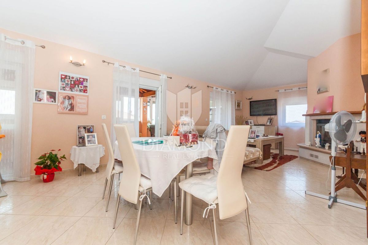 Novigrad, Apartma s čudovitim pogledom na morje!