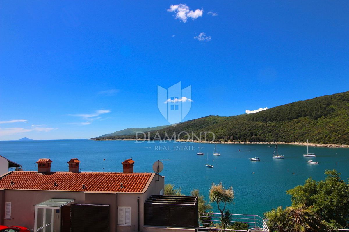 Rabac, dva apartmaja na ekskluzivni lokaciji ob morju