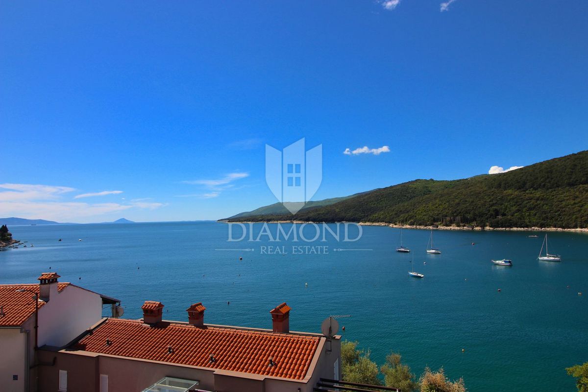 Rabac, dva apartmaja na ekskluzivni lokaciji ob morju