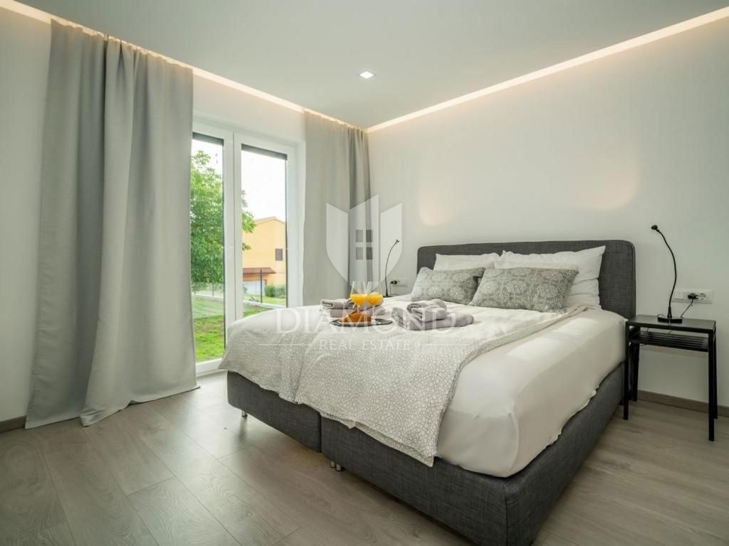 Labin, moderna počitniška vila z ogrevanim bazenom
