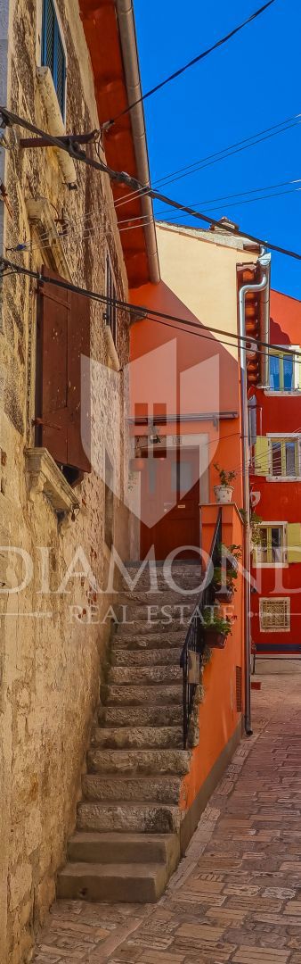 Rovinj, lepa vrstna hiša v starem mestnem jedru