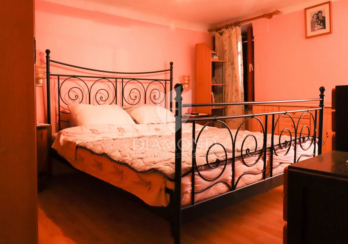Rovinj, lepa vrstna hiša v starem mestnem jedru