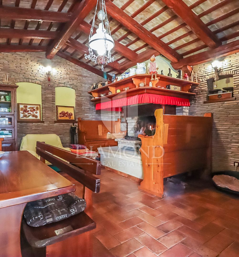Rovinj, center, lepa hiša z velikim vrtom