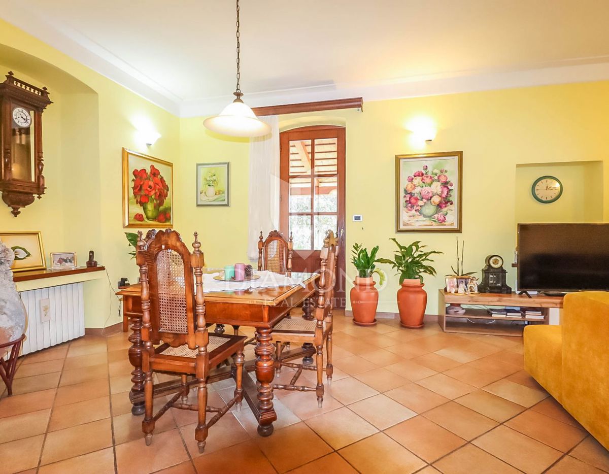 Rovinj, center, lepa hiša z velikim vrtom
