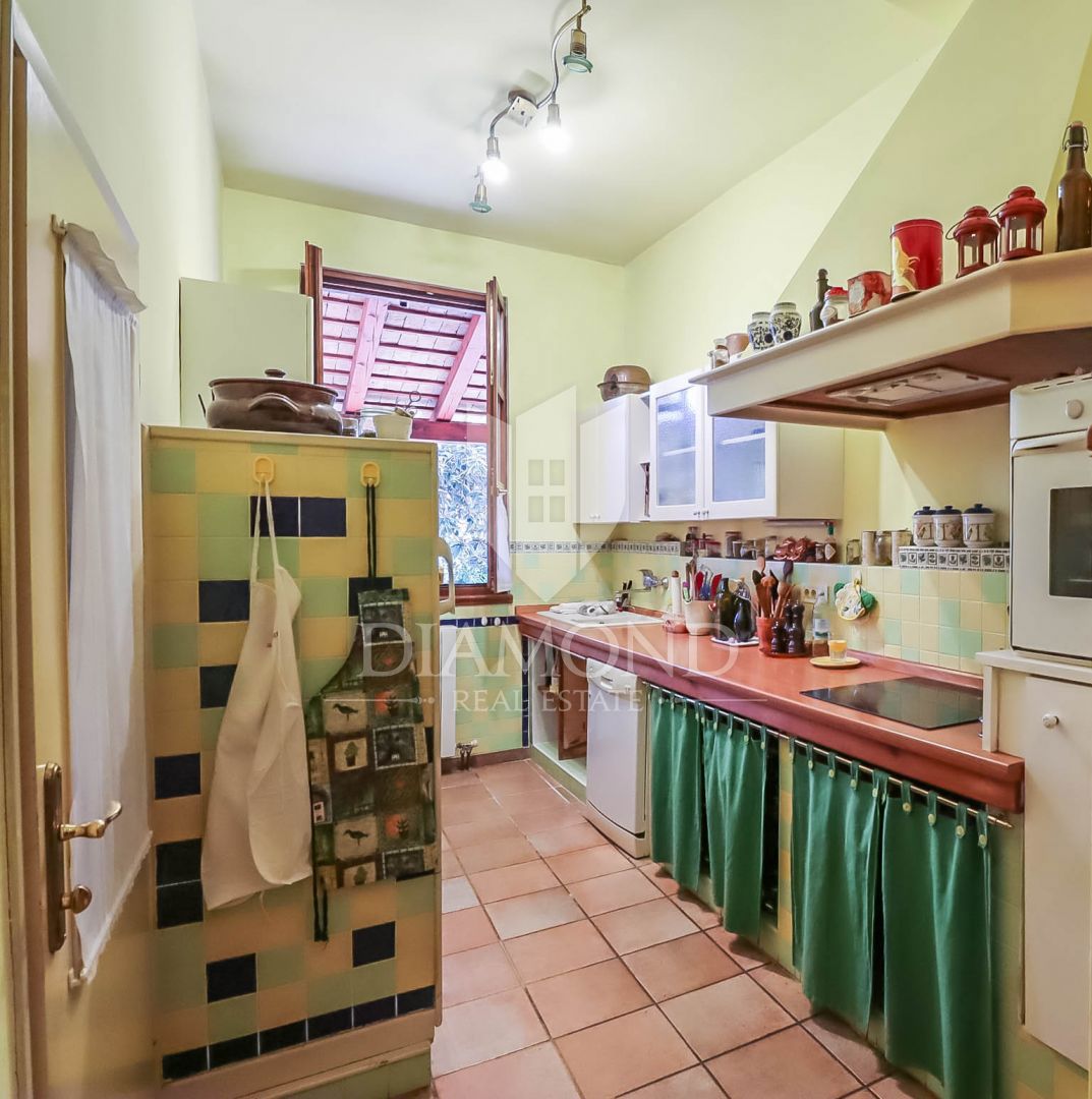 Rovinj, center, lepa hiša z velikim vrtom