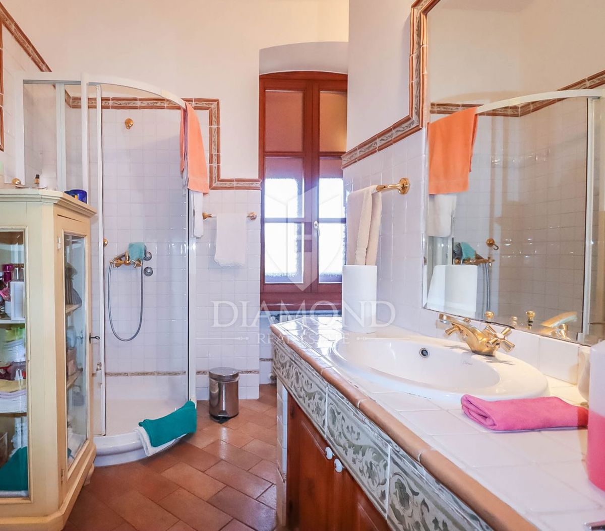 Rovinj, center, lepa hiša z velikim vrtom