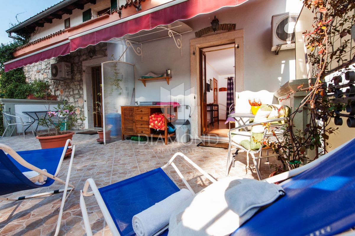 Rovinj, prostorna hiša le 100m od morja